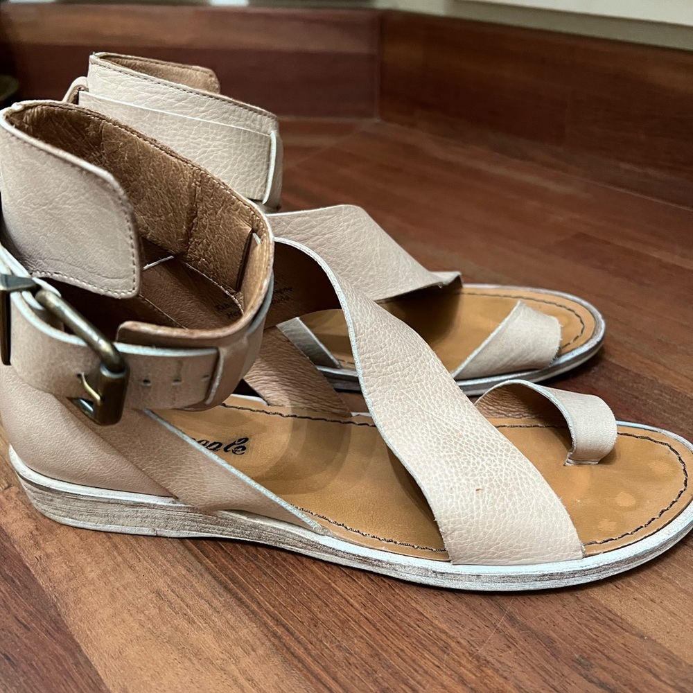Free People Vale Tan Leather Sandals